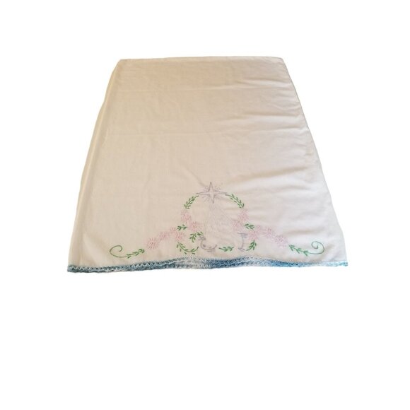 2  Vintage Hand Embroidered Pillowcases Praying Hands Crochet Border - Picture 5 of 10